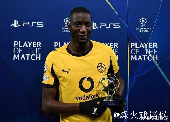 吉拉西情绪低落,下半场被换下拒绝与主帅互动 吉拉西情绪低落,下半场被换下拒绝与主帅互动